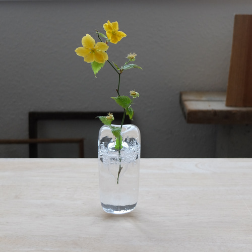 再入荷】ガラスのフラワーベース 一輪挿し 一輪挿し・花瓶・花器 再入荷】ガラスのフラワーベース 一輪挿し 一輪挿し・花瓶・花器