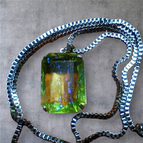 再々販~ドラゴンズブレス カットストーン オクタゴン（ペリドット