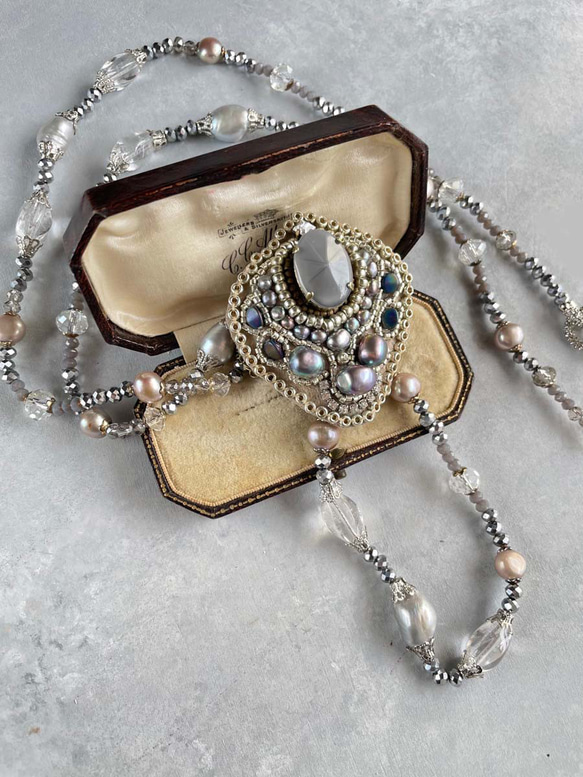 灰色珠子刺繡胸針復古凸圓形珠子胸針項鍊生日週年紀念母親節禮物 第17張的照片