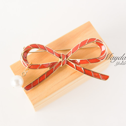 優雅なブローチシリーズ』アンティーク風赤いリボンのブローチ 秋 冬