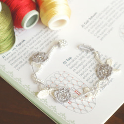 OYA crochet Bracelet [MARY] Ice Gray 第4張的照片