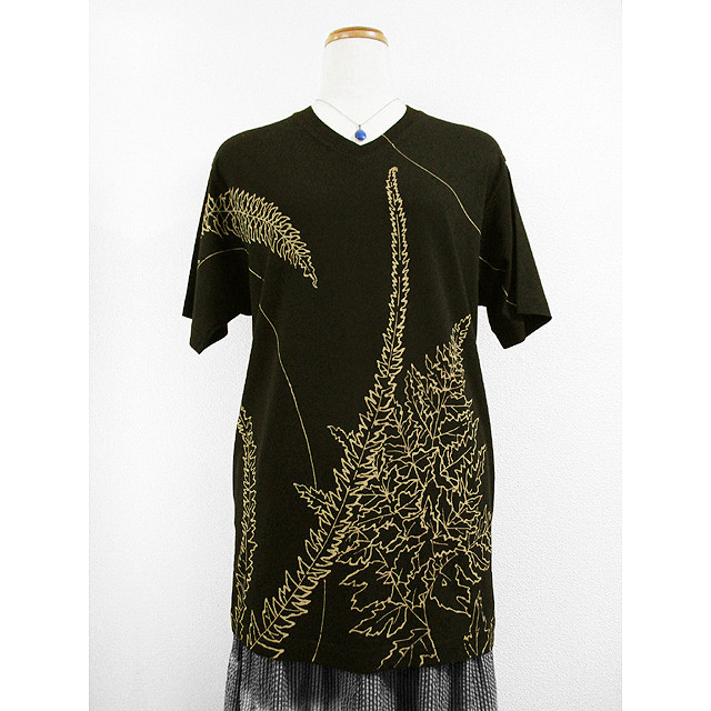 半袖Ｔシャツ（Ｖネック）（羊歯の葉）（黒色） 10,296円