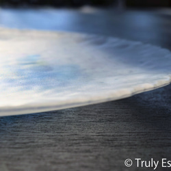 つや消しガラスの大皿 -「 HANAのおと 」● ターコイズブルー・29cm 3枚目の画像