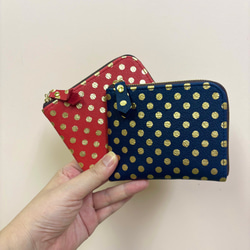 【セミオーダーできます】ピッグスキンのスリムなミニ財布　みずたまネイビー 2枚目の画像