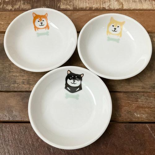 新作】柴犬 しょうゆ皿 ☆ 赤柴 黒柴 白柴 小皿 薬味 漬物 珍味 おやつ