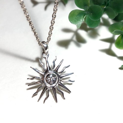 再入荷！純銀製＊太陽 サンフェイスペンダント ペンダントトップ