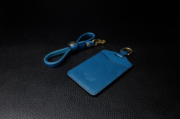 藍色直式證件套,卡套,悠遊卡,證件卡套,義大利植鞣革 Buttero 第3張的照片