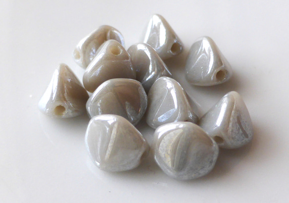 種　ライトグレーオーロラ　チェコビーズCzech Glass Beads１０個 4枚目の画像