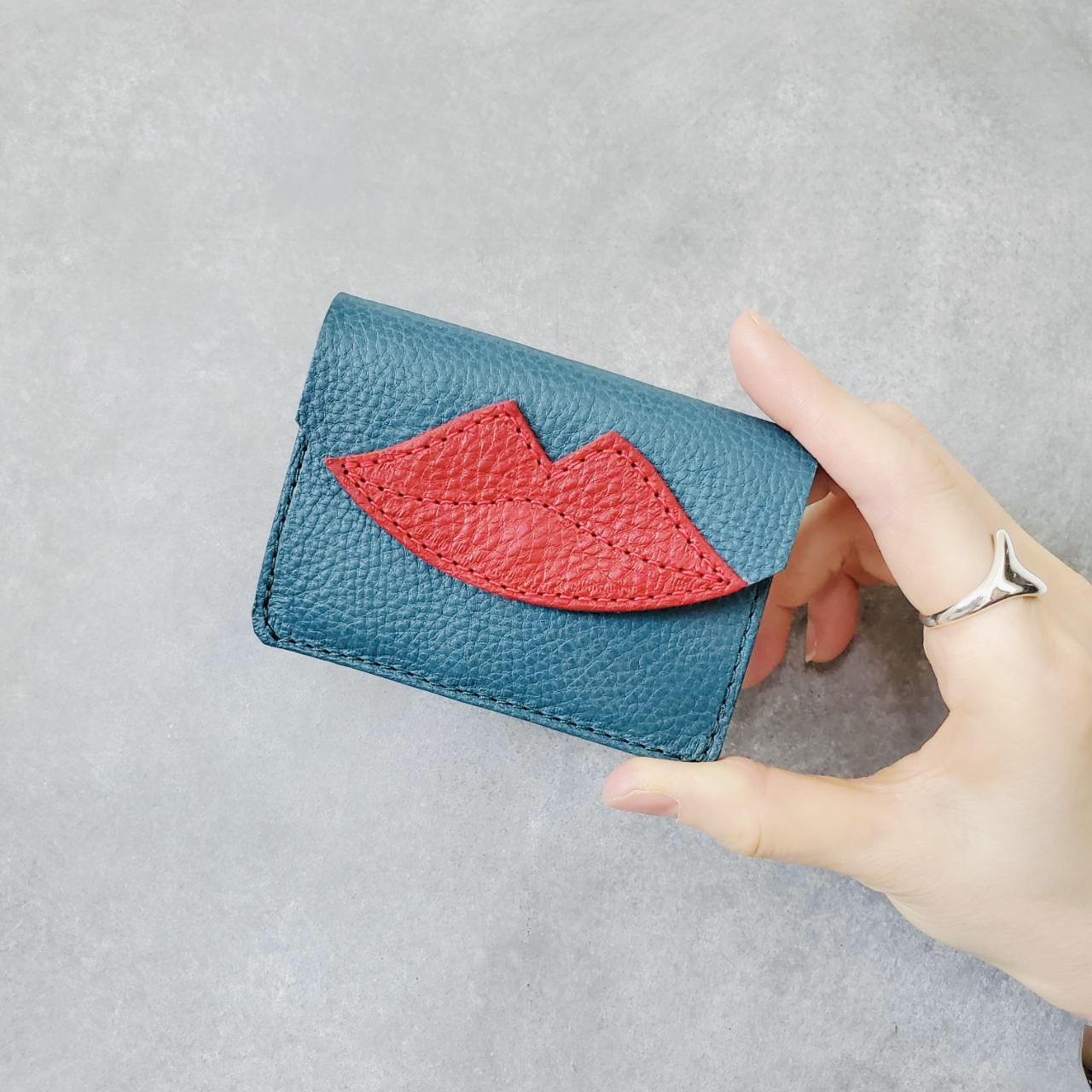 ◆ぽってりリップのコインケース◆　レザー財布　ミニ財布　革財布　コンパクト財布　コンパクトウォレット　メンズ　レディース