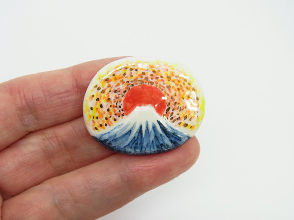 再販・富士山と日の出のブローチ 7枚目の画像