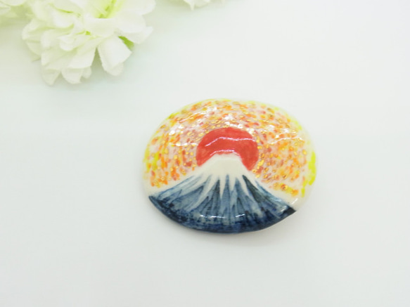再販・富士山と日の出のブローチ 1枚目の画像