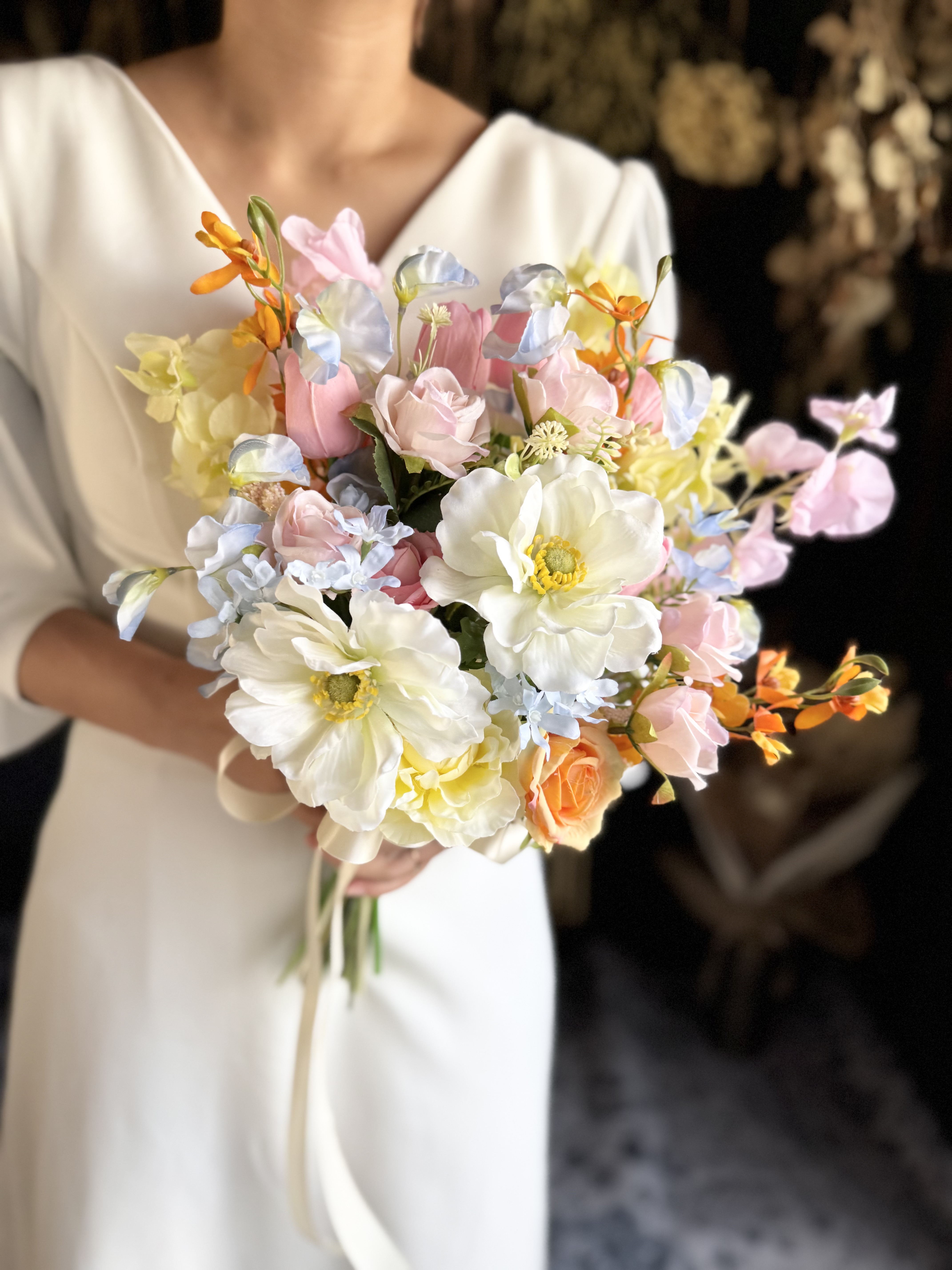 白アネモネ×カラフルクラッチブーケ☆ブートニア