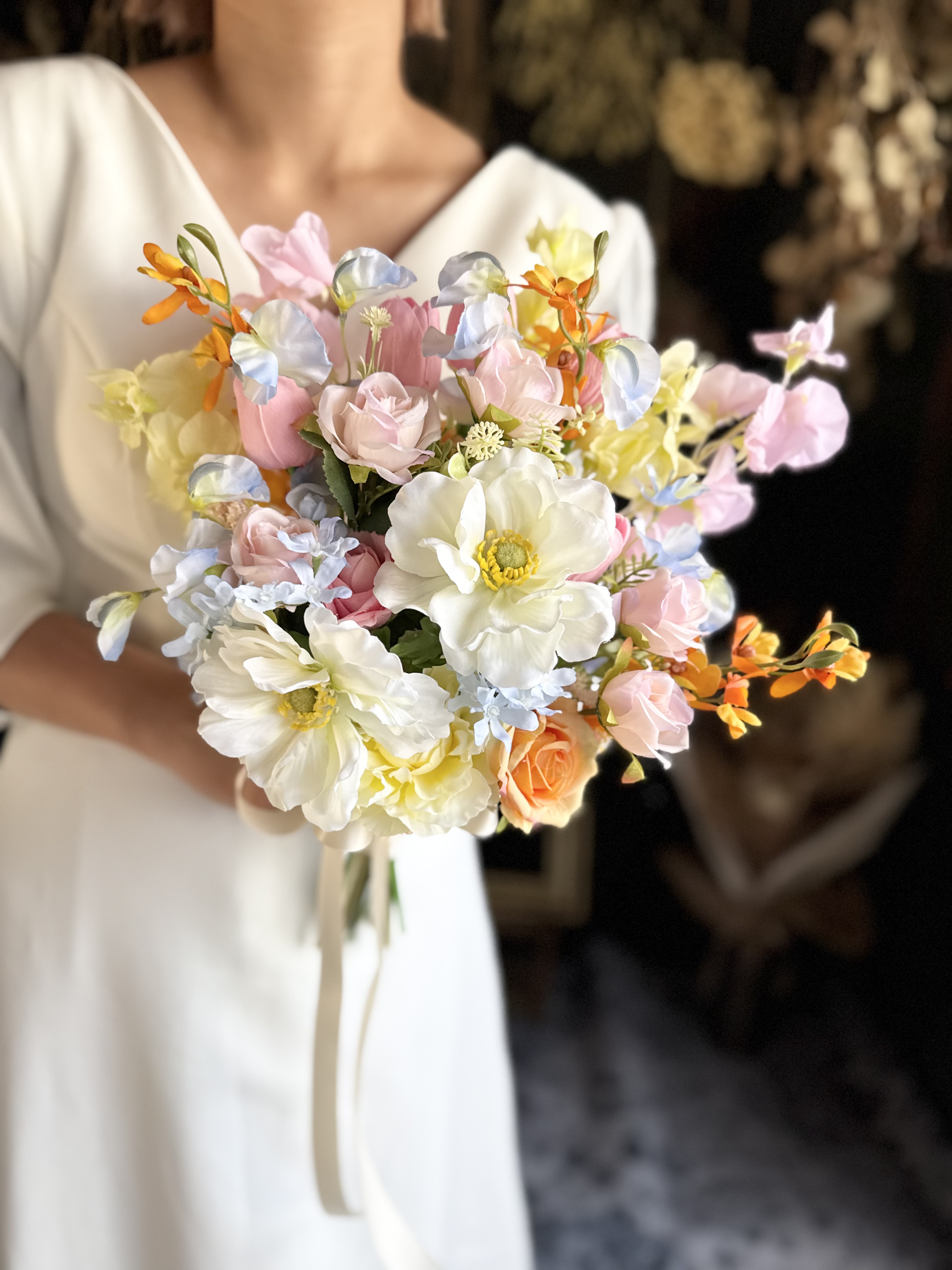 白アネモネ×カラフルクラッチブーケ☆ブートニア