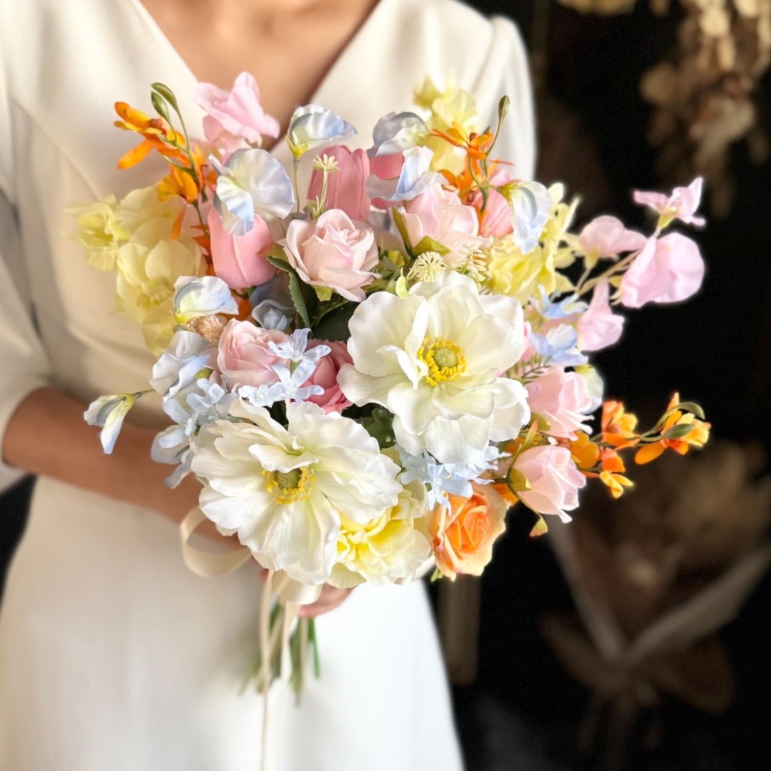 白アネモネ×カラフルクラッチブーケ☆ブートニア