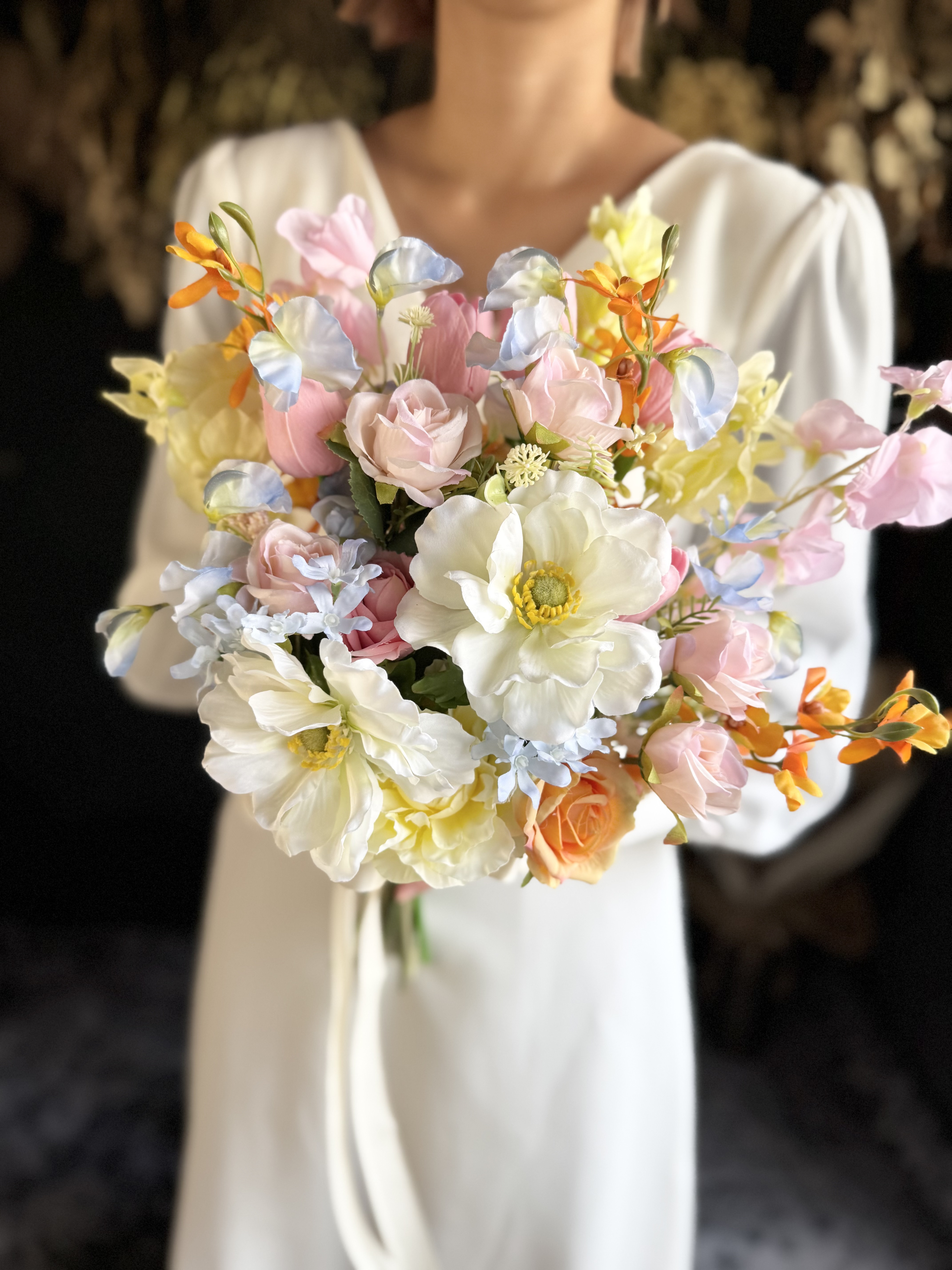 白アネモネ×カラフルクラッチブーケ☆ブートニア