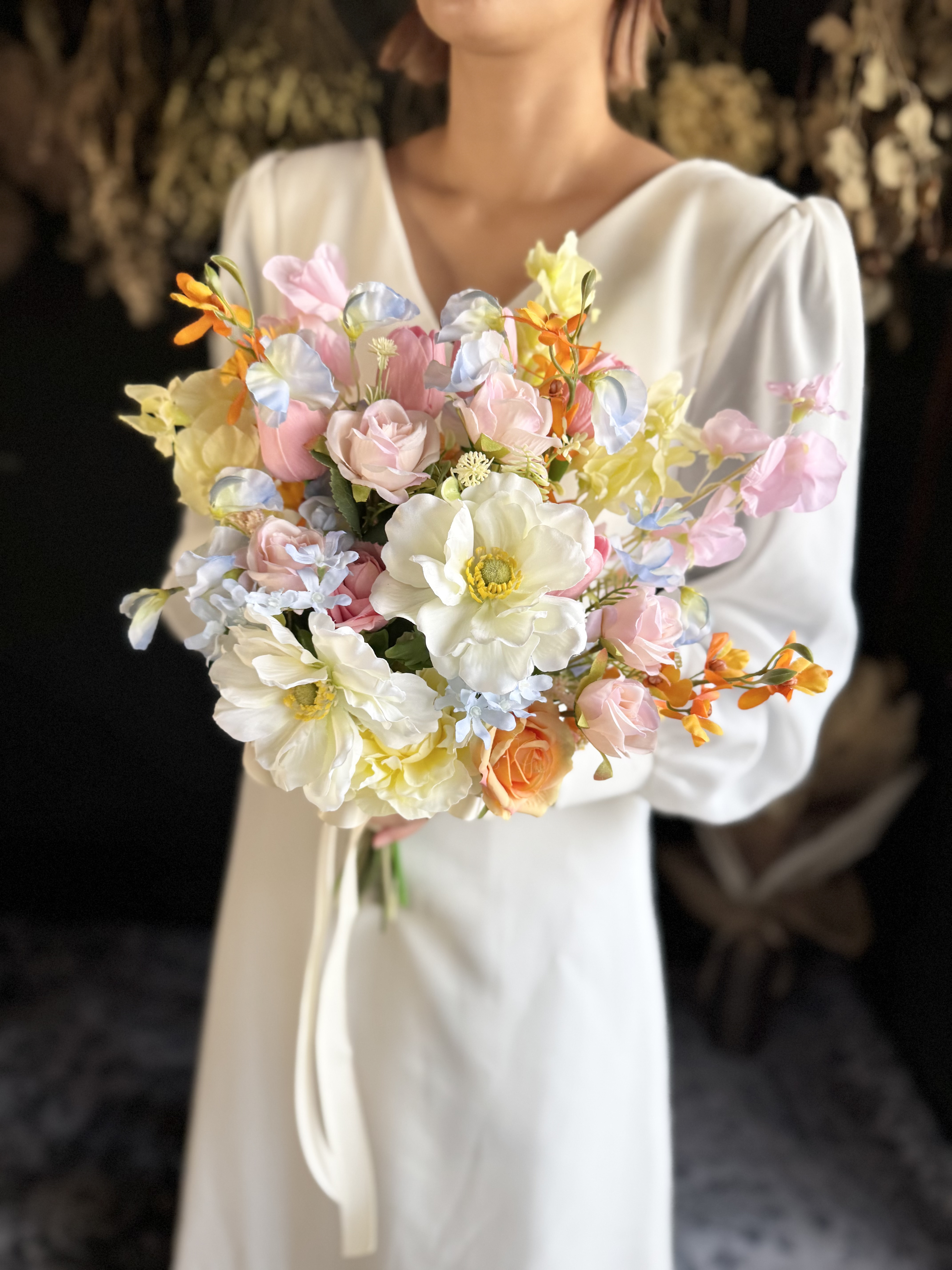 白アネモネ×カラフルクラッチブーケ☆ブートニア