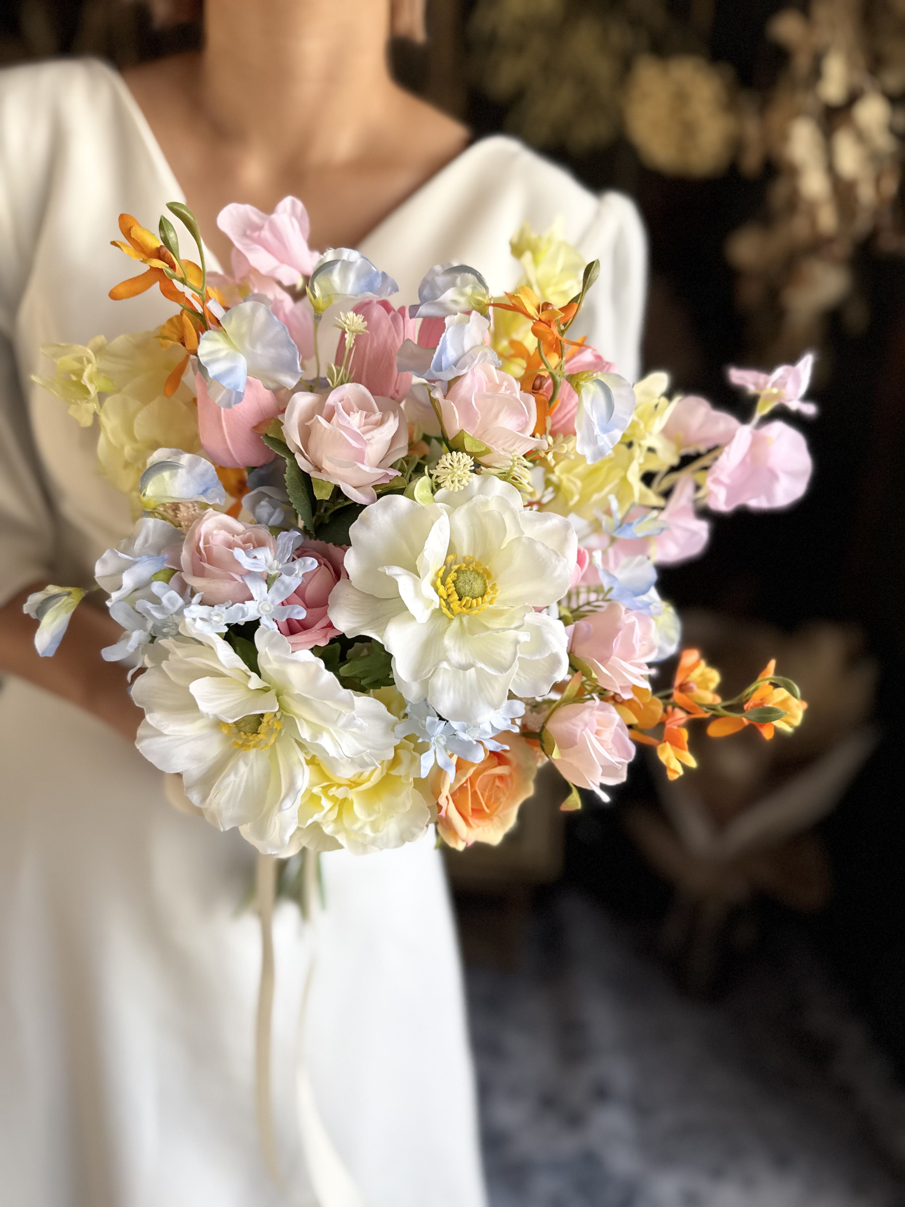 白アネモネ×カラフルクラッチブーケ☆ブートニア