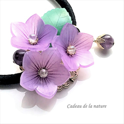 【訳あり】レジン　ヘアゴム　桔梗 桔梗のヘアゴム（3輪） ヘアゴム nature 通販 5943871｜Creema