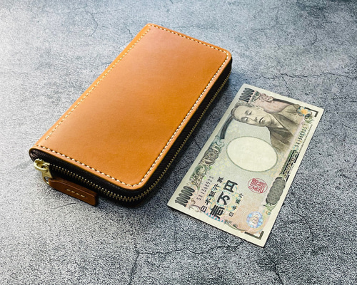 手縫キャメル糸】コンパクトラウンドジップキャメル色本革長財布(小銭入内蔵固定)一万円札を折らずに入る最小サイズに制作 長財布 エムデザイン 通販|Creema(クリーマ) 5970453 手縫キャメル糸】コンパクトラウンドジップキャメル色本革長財布(小銭入内蔵固定)一万円札を折らずに入る最小サイズに制作 長財布 エムデザイン 通販|Creema(クリーマ) 5970453