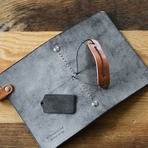 M6】 私的時間のための システム手帳 蝋引き ミッドナイトブルー