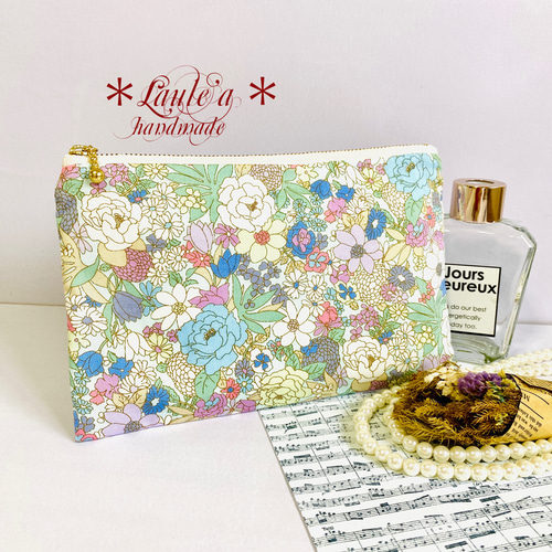 ☆花柄☆フラットポーチ☆花柄☆化粧品入れ☆通帳入れ☆ ポーチ Laule 