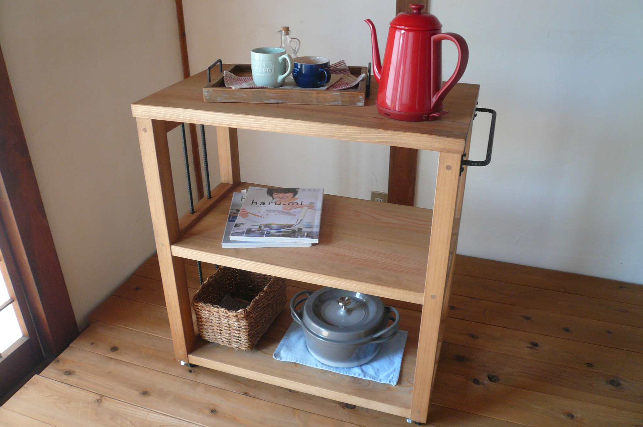 新生活応援キャンペーン　天然木とアイアンのキッチンワゴン　無垢材