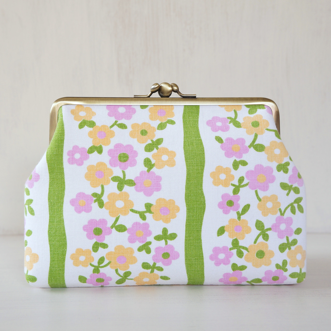 ■三枚口のがま口ケース・ピンクと黄色の花■ feuille (vf-pyg)