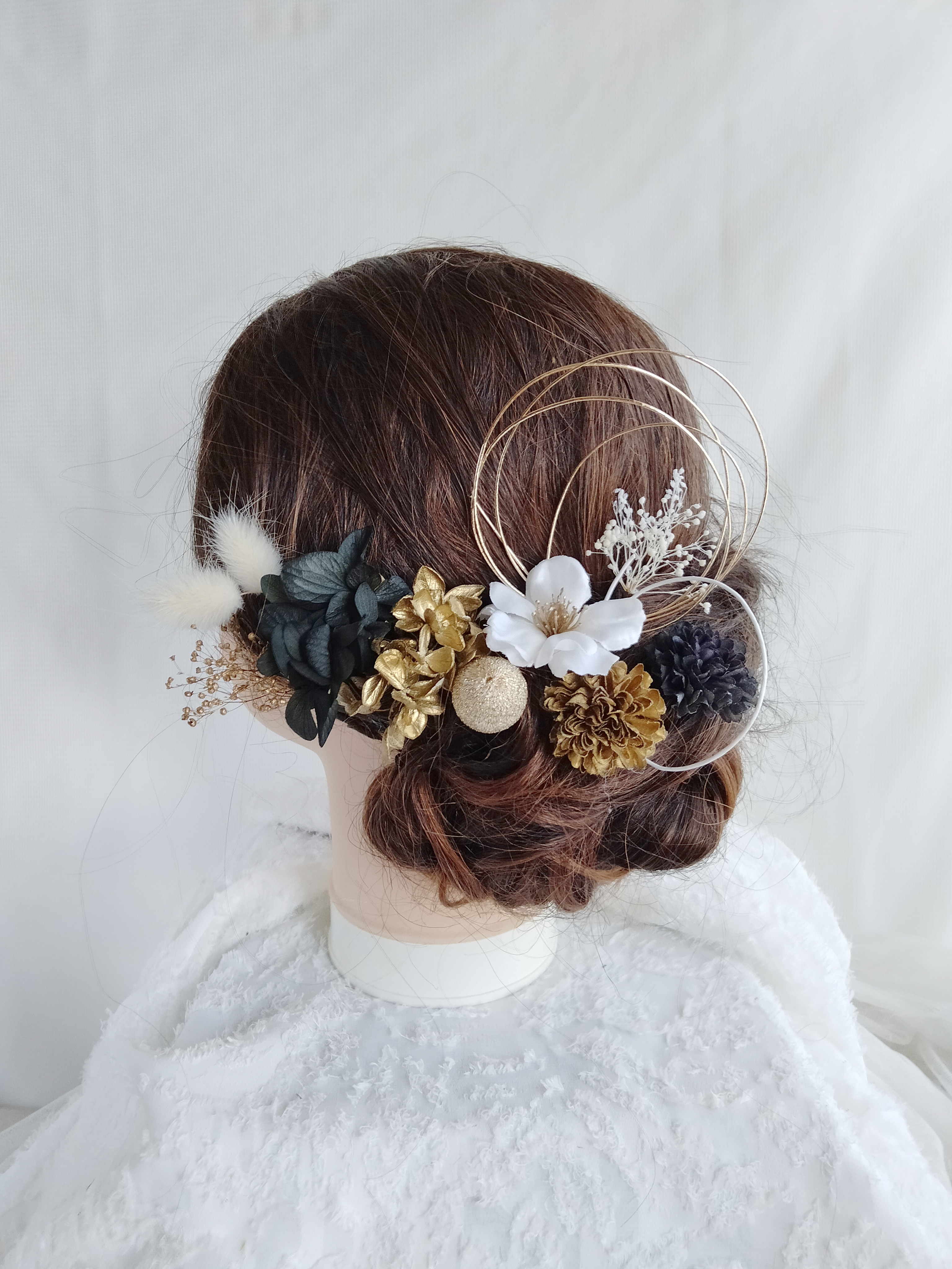 ショートヘア／ボブへアにもおススメの髪飾り 　ヘア飾り　成人式　卒業式　結婚式　前撮り　振袖　袴　黒白金　ホワイトブラッ