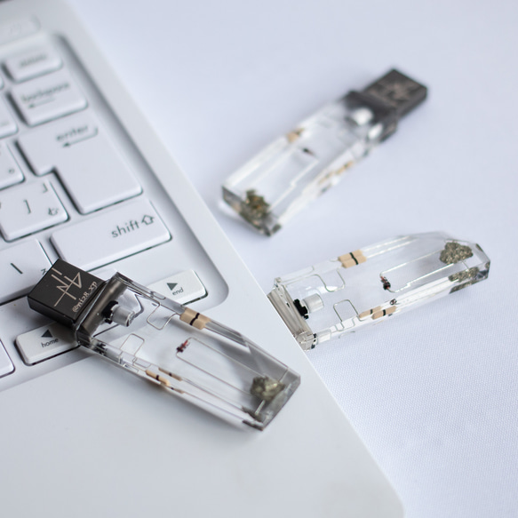 鉱石メモリ(64,128GB) ore USB memory stick 「鉱石」に記録する謎のUSBメモリ 2枚目の画像