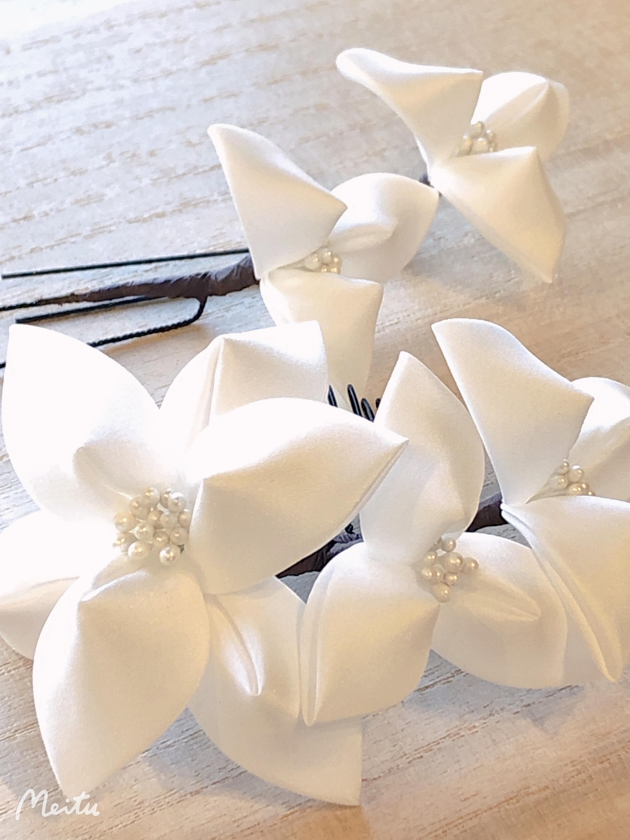 上品に装うシルク髪飾り3点セット・結婚式・成人式・卒業式・つまみ細工・髪飾り・着物・ヘアアクセサリー・白・シンプル