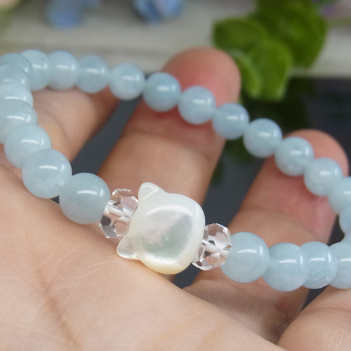 ぷっくり 猫モチーフ アクアマリン 幸せ恋ブレス 愛され石 神秘的 輝き