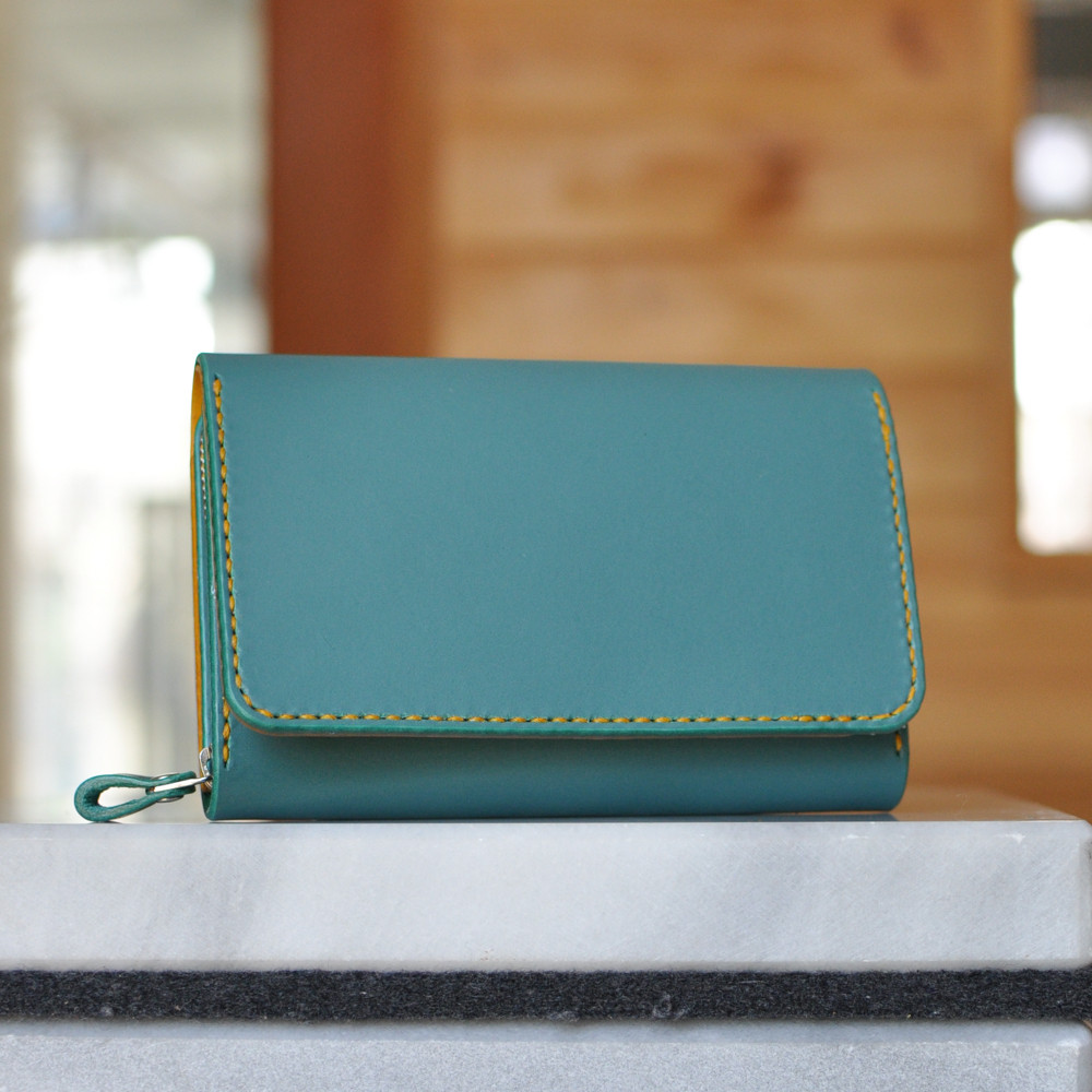 収納性抜群の三つ折り財布　タイプA