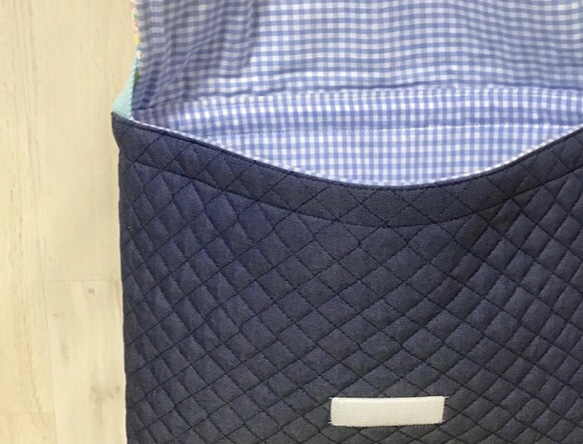 ショルダー型図書袋★惑星ボーダー柄×紺デニムキルト　男の子　宇宙星座図鑑　黒グレー　レッスンバッグ　入園入学 2枚目の画像