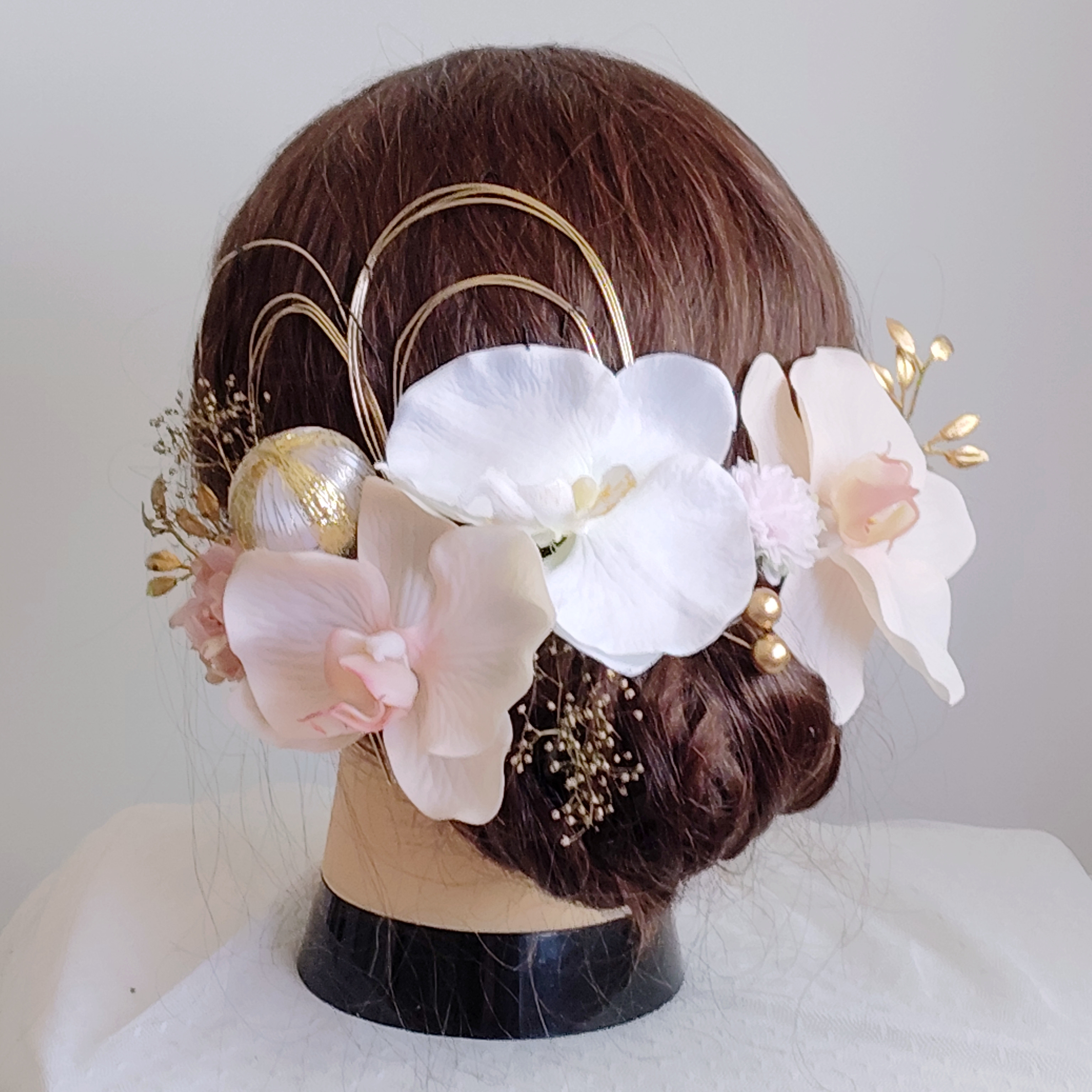 白い胡蝶蘭　和装　花嫁　前撮り　白無垢　卒業式　成人式　結婚式　髪飾り　ヘッドドレス　ヘアアクセ　ヘッドパーツ　振袖　袴 7,136円