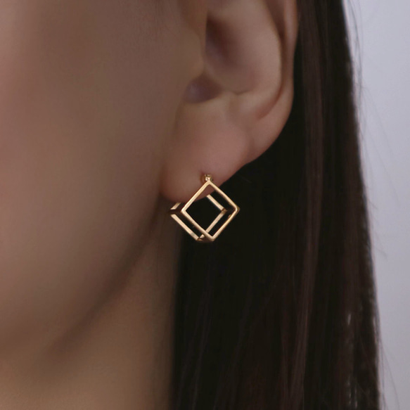 CELINE ゴールド スクエア型ピアス CELINE(セリーヌ) スクエアピアス 片耳 ゴールド｜【公式