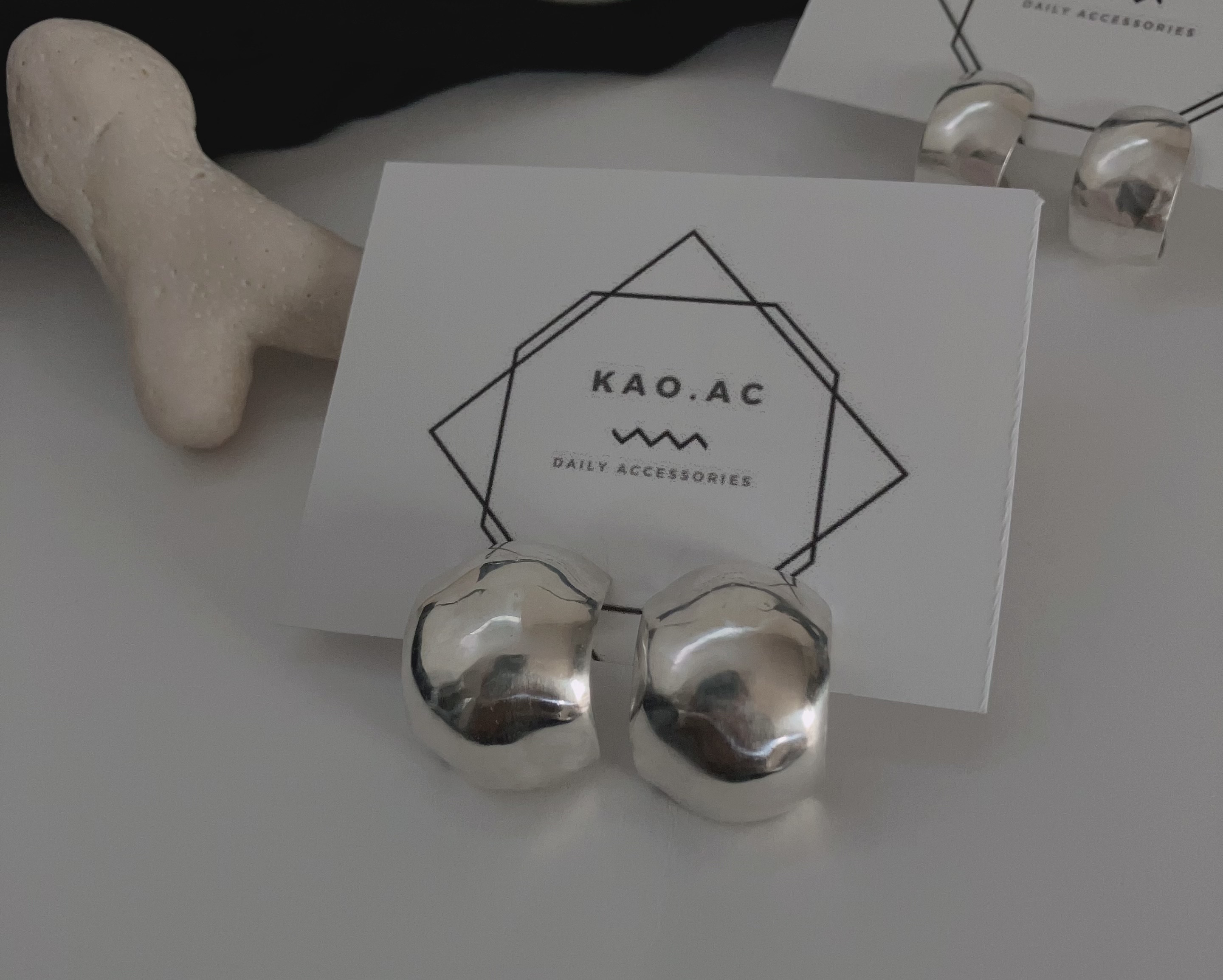 送料無料耳に寄り添うシルバーcurlピアス BIG type イヤリング変更可能　silver950 silver925