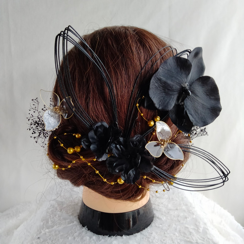 黒水引と黒桜、クリアフラワー、黒胡蝶蘭の成人式髪飾り アメリカン