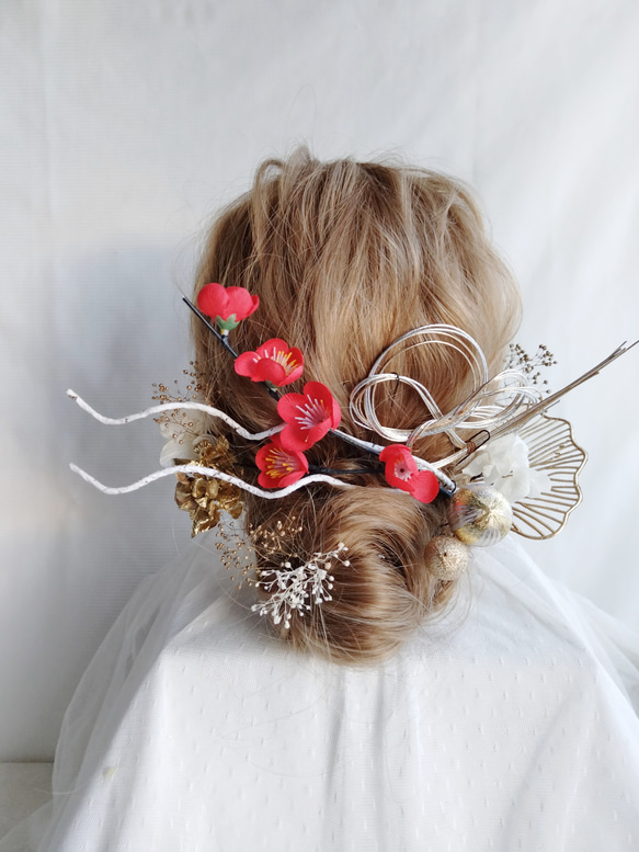 梅花髪飾りハンドメイド 梅の髪飾り 梅花 シニヨン シニヨンヘアアレンジ タイトシニヨン 金箔