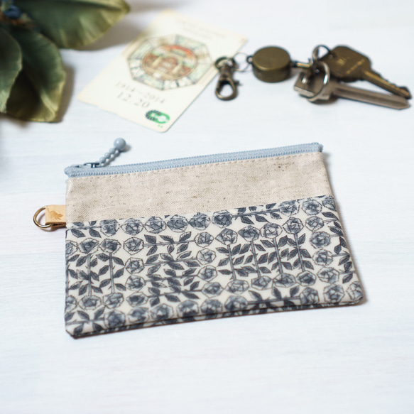 カードポーチ　リバティ Sleeping Rose（スリーピング・ローズ）グレー 1枚目の画像