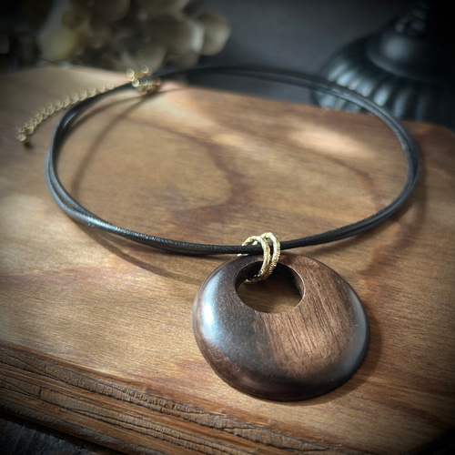 エボニーウッド本革紐ネックレス】70cm インド・アフリカ ダーク