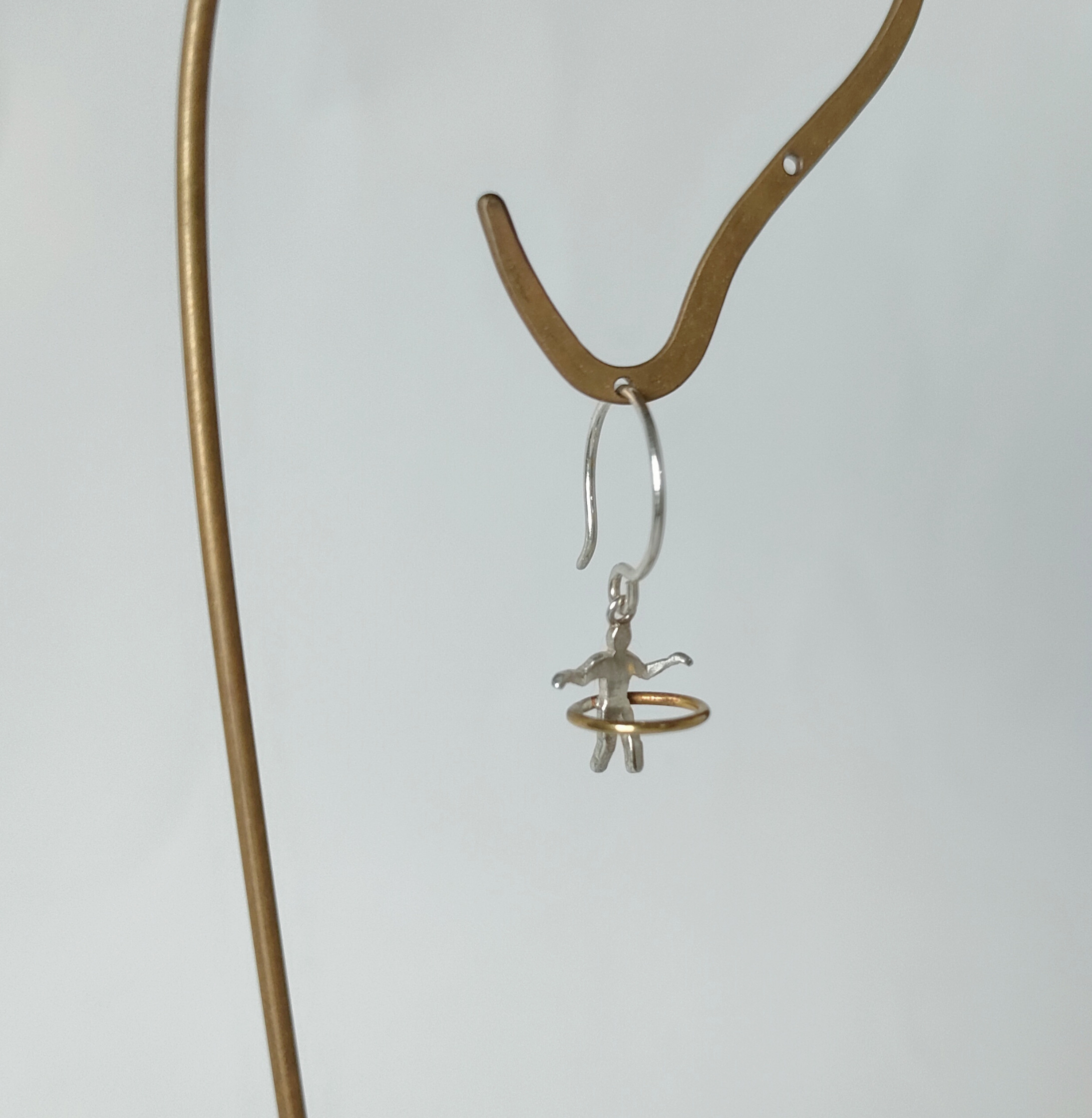 フラフープhitoピアス「片耳」