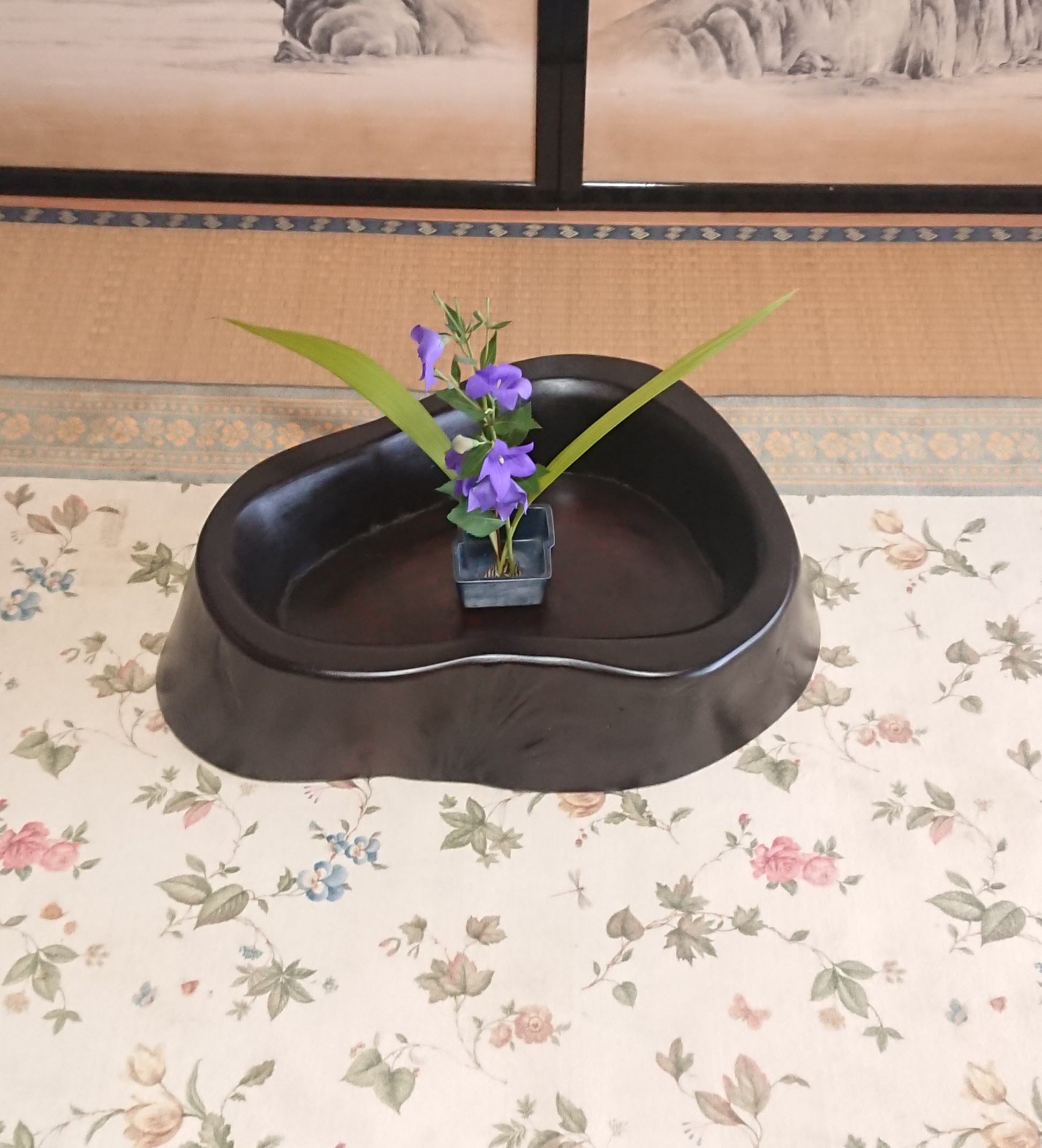 ケヤキ一枚板無垢材の大型花台 拭き漆仕上げ【一点物】 一輪挿し・花瓶