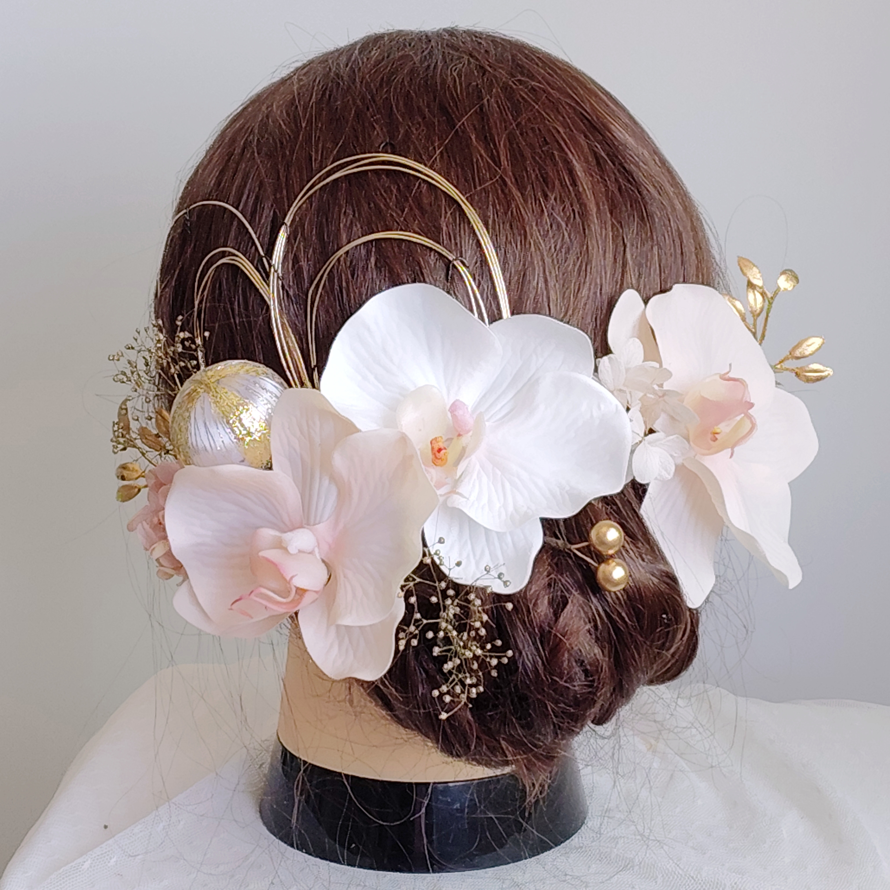 ホワイトピンク胡蝶蘭　和装　花嫁　前撮り　白無垢　卒業式　成人式　結婚式　髪飾り　ヘッドドレス　ヘアアクセ　ヘッドパーツ 6,563円