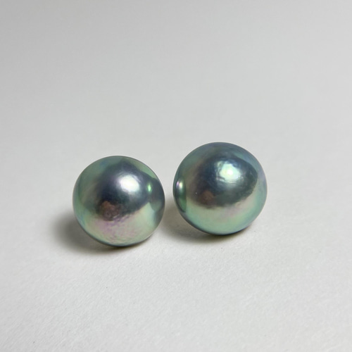 Ｇちゃん ♦︎14kgfブラウンマザーオブパールフラワーカービングピアス 天然石ピアス 14kgf フローライトマザーオブパール カービング