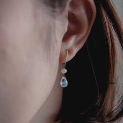 輕珠寶/ 彩虹藍月光石&珍珠耳環(耳夾) 六月誕生石 925純銀/14KGF/玫瑰金 客製化禮物 第4張的照片