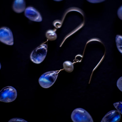 輕珠寶/ 彩虹藍月光石&珍珠耳環(耳夾) 六月誕生石 925純銀/14KGF/玫瑰金 客製化禮物 第2張的照片