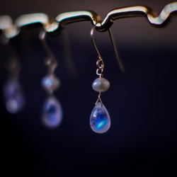 輕珠寶/ 彩虹藍月光石&珍珠耳環(耳夾) 六月誕生石 925純銀/14KGF/玫瑰金 客製化禮物 第1張的照片