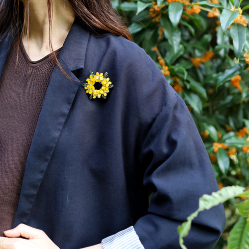 ブローチとしても使える秋のリース ハンドメイド ブローチとしても