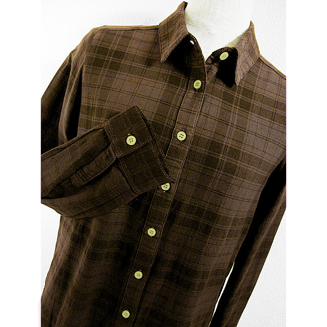 長袖コットンシャツ（チェック模様）（ボカシ染）（こげ茶色濃淡）