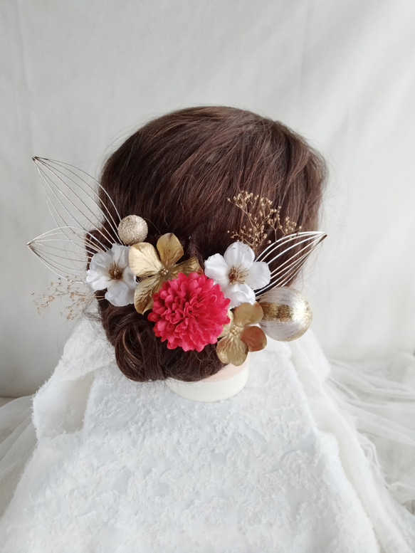 水引細工・鶴の羽と林檎の花の和装ヘアアクセ　着物ヘアアクセサリー　髪飾り　タイトシニヨン　シニヨンヘア　成人式　結婚式　 1枚目の画像